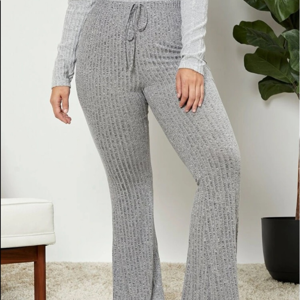 SHEIN 3xl grey ribbed flare pants.